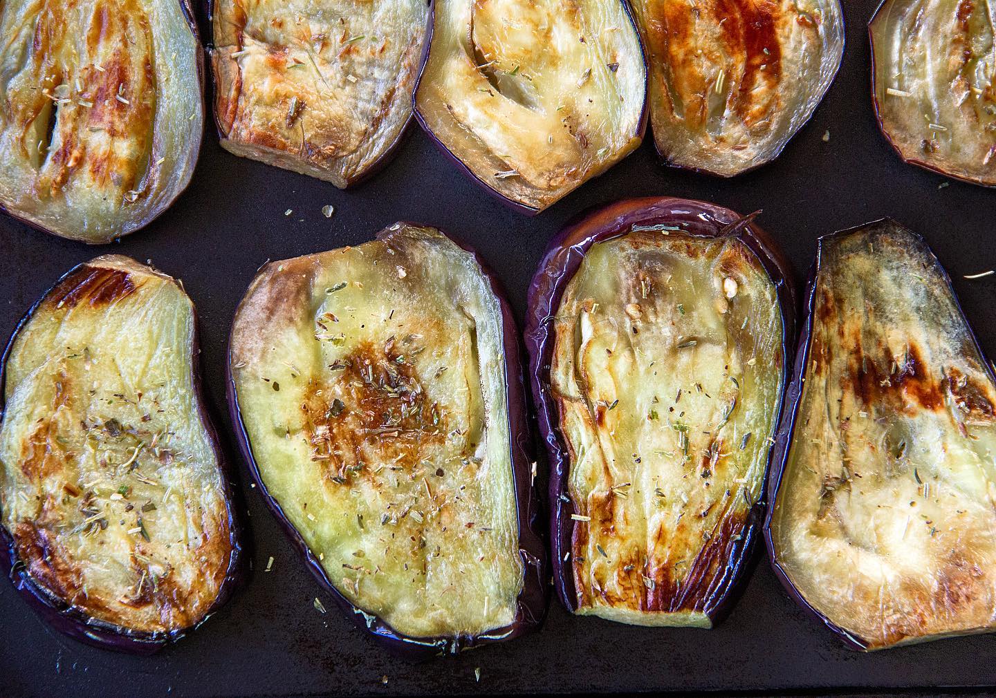 Aubergines 🍆 à la plancha 😊 #auberginesgrillées #melanzanegrigliate #beringelaassada #eggplant #berenjenaalaplancha🍆