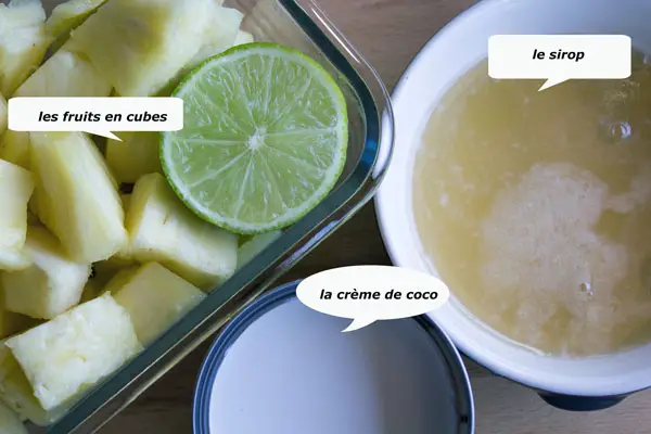 Les ingrédients de la glace ananas coco avant mixage