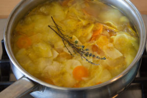 Soupe expresse d'hiver avec 4 légumes