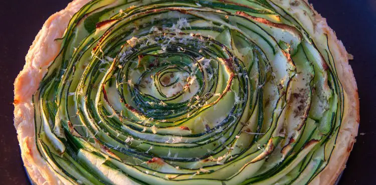 Tarte spirale aux courgettes vertes