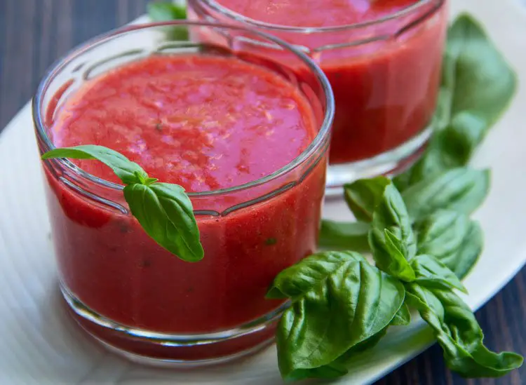 Soupe fraîche Tomate-Fraise et Basilic