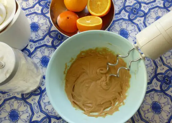 préparation du cake à l'orange