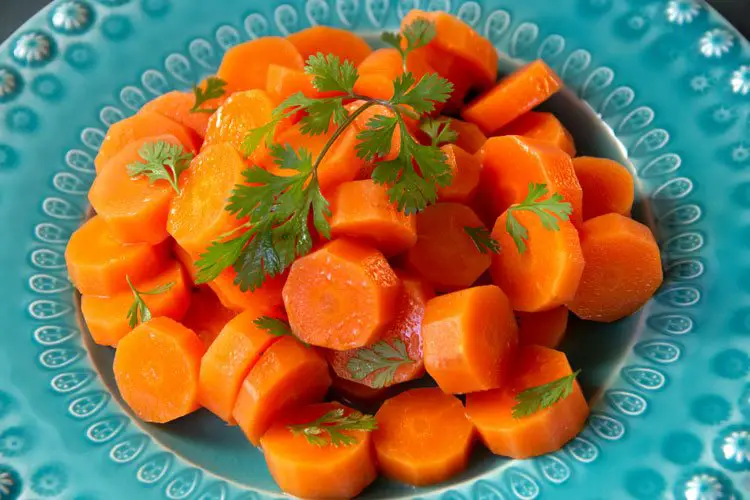 Assiette de carottes à la vapeur