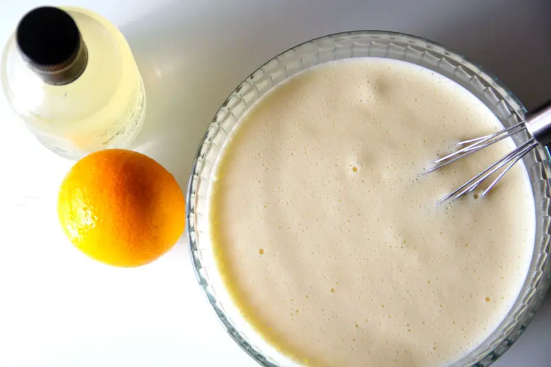 Saladier de crème mousseuse à l'orange