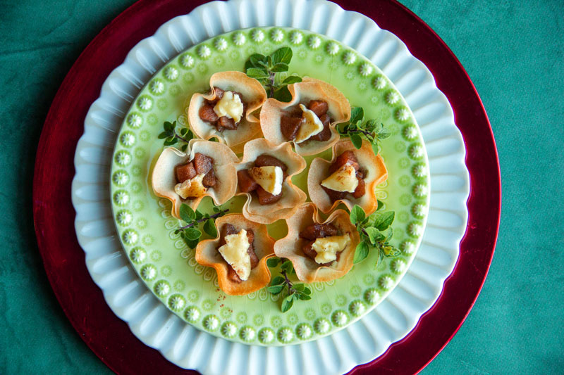 Assiette d'amuse-bouches aux poires et brie