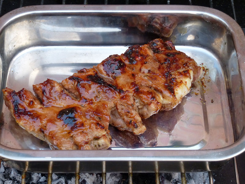 Travers de porc mariné au barbecue